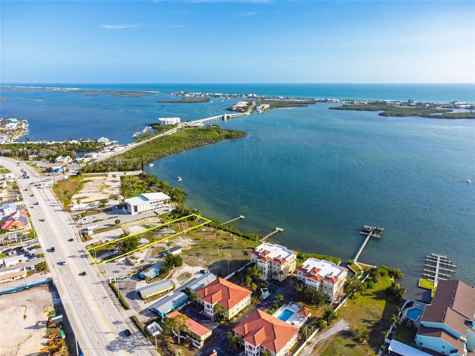 For Sale: $1,100,000 (0.55 acres)