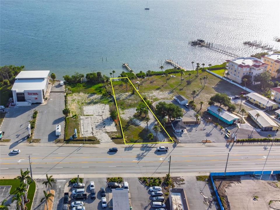 For Sale: $1,100,000 (0.55 acres)