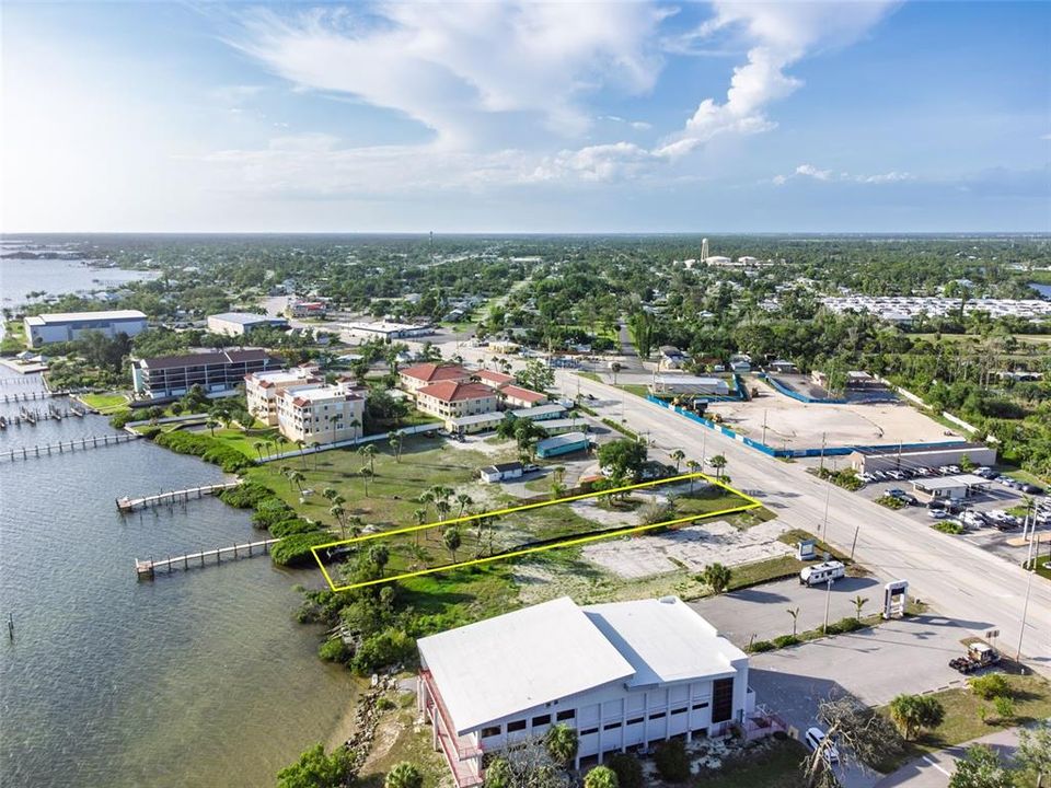 For Sale: $1,100,000 (0.55 acres)