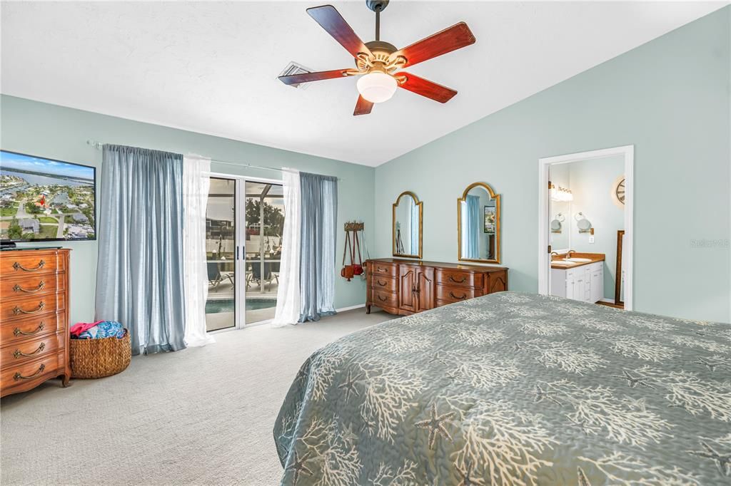 For Sale: $1,099,000 (3 beds, 2 baths, 2645 Square Feet)
