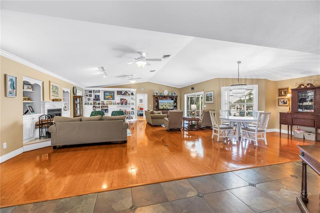 For Sale: $1,099,000 (3 beds, 2 baths, 2645 Square Feet)