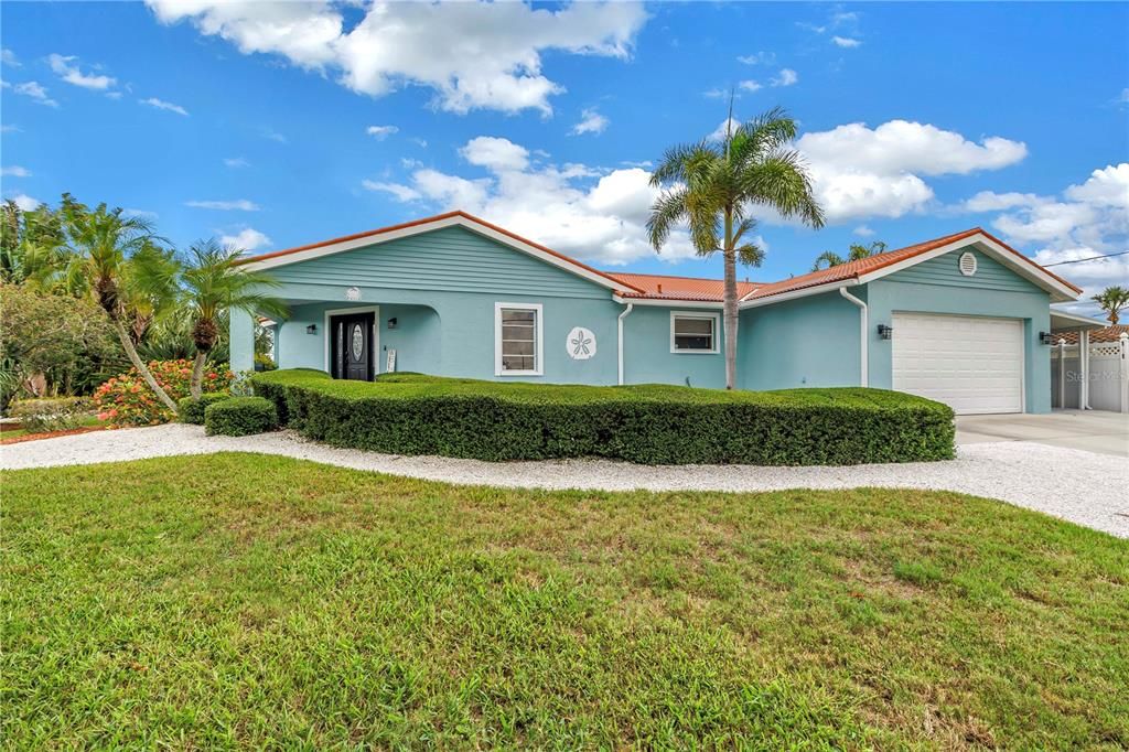 For Sale: $1,099,000 (3 beds, 2 baths, 2645 Square Feet)