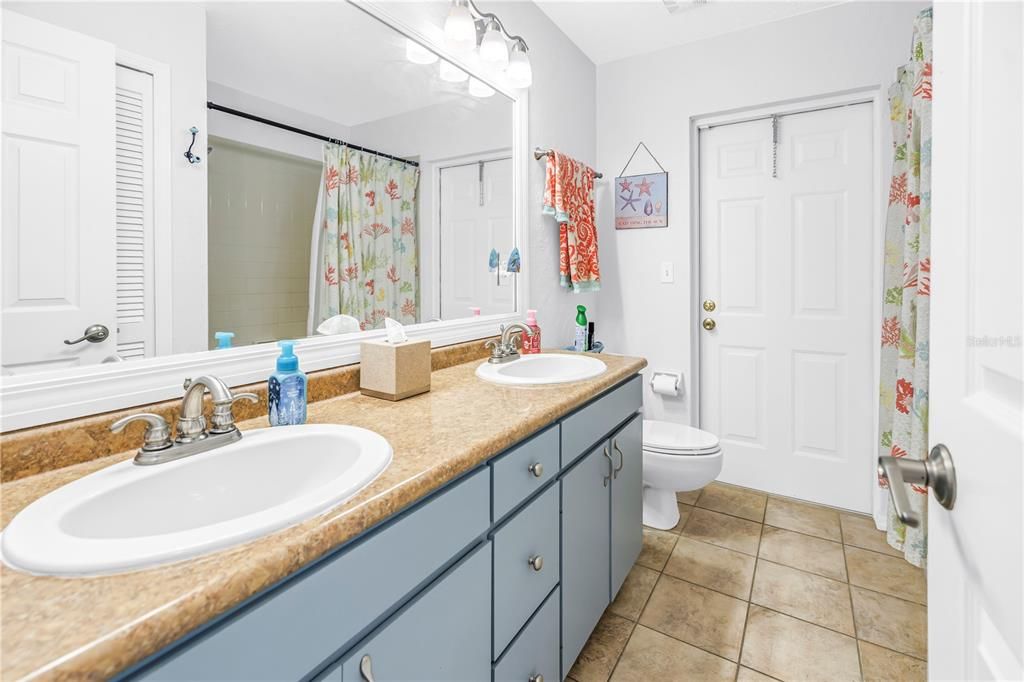 For Sale: $1,099,000 (3 beds, 2 baths, 2645 Square Feet)