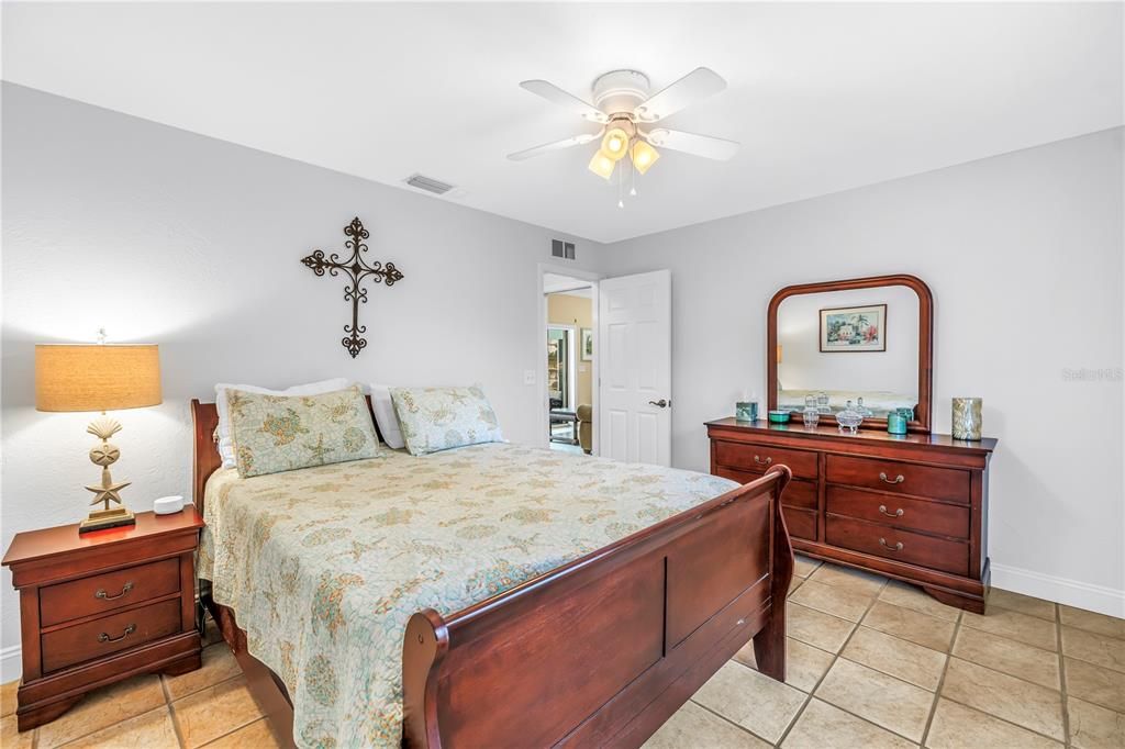 For Sale: $1,099,000 (3 beds, 2 baths, 2645 Square Feet)