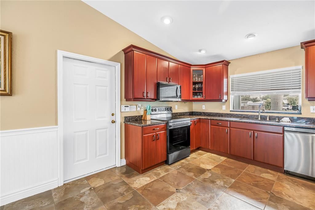 For Sale: $1,099,000 (3 beds, 2 baths, 2645 Square Feet)