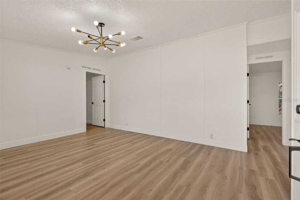 Active With Contract: $225,000 (3 beds, 2 baths, 1590 Square Feet)
