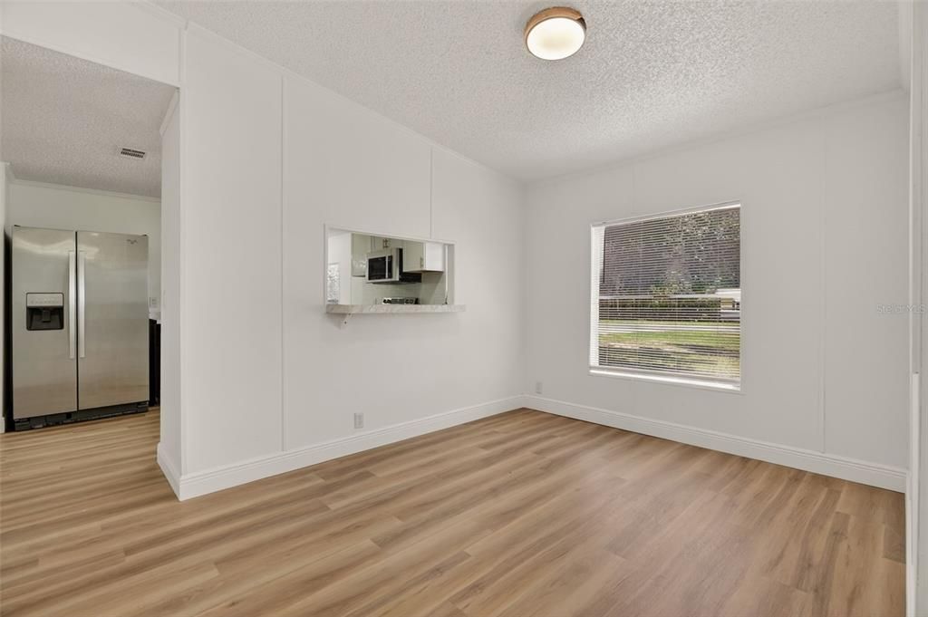 Active With Contract: $225,000 (3 beds, 2 baths, 1590 Square Feet)