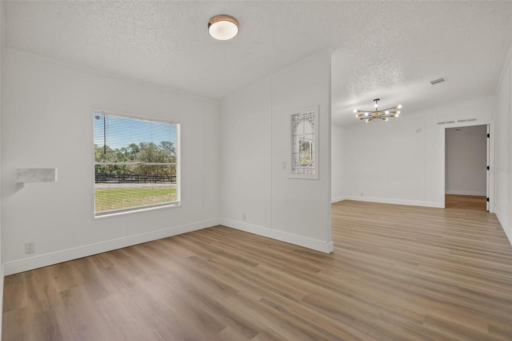 Active With Contract: $225,000 (3 beds, 2 baths, 1590 Square Feet)