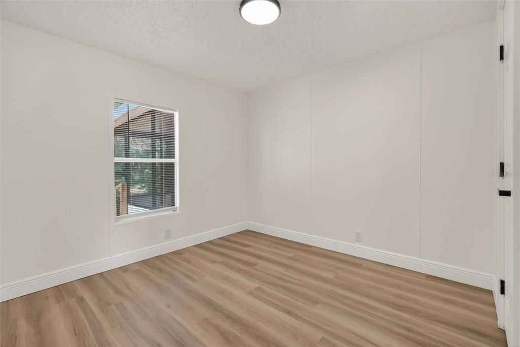Active With Contract: $225,000 (3 beds, 2 baths, 1590 Square Feet)