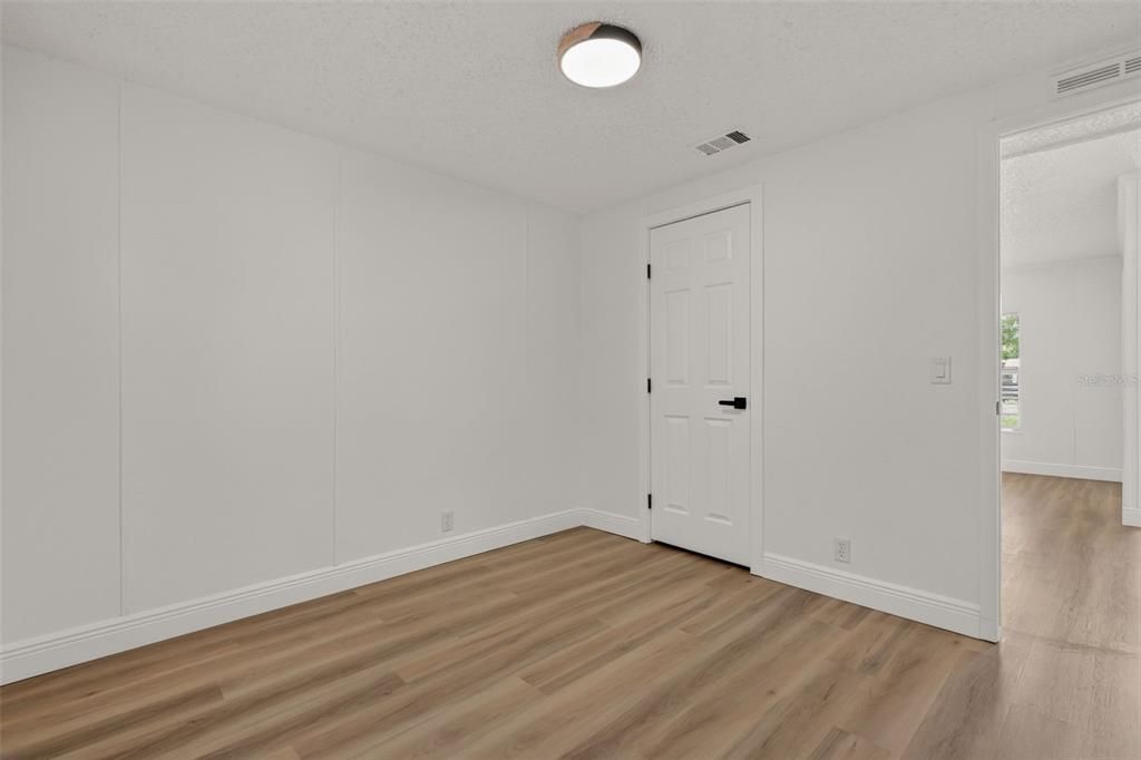 Active With Contract: $225,000 (3 beds, 2 baths, 1590 Square Feet)
