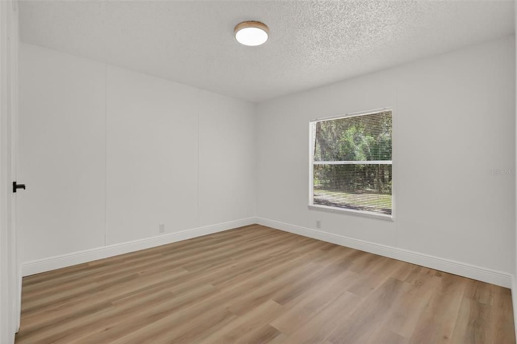 Active With Contract: $225,000 (3 beds, 2 baths, 1590 Square Feet)