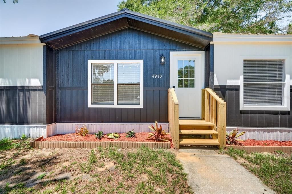 Active With Contract: $225,000 (3 beds, 2 baths, 1590 Square Feet)