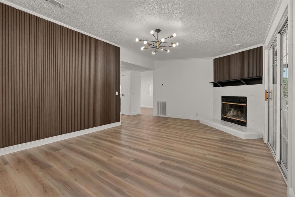 Active With Contract: $225,000 (3 beds, 2 baths, 1590 Square Feet)