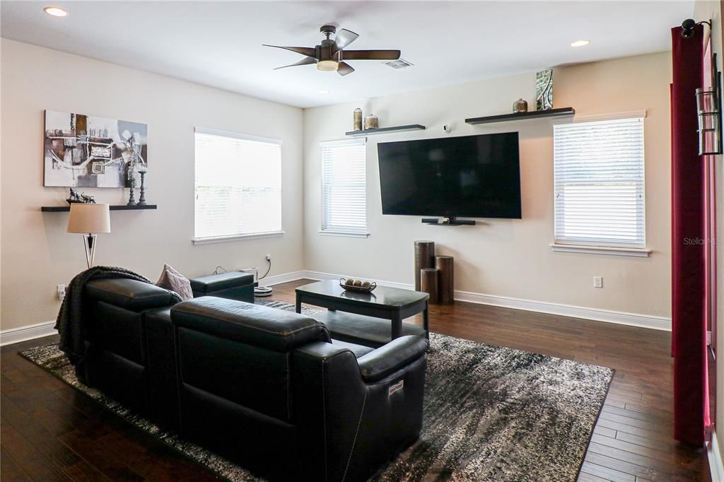 For Sale: $910,000 (4 beds, 2 baths, 3115 Square Feet)