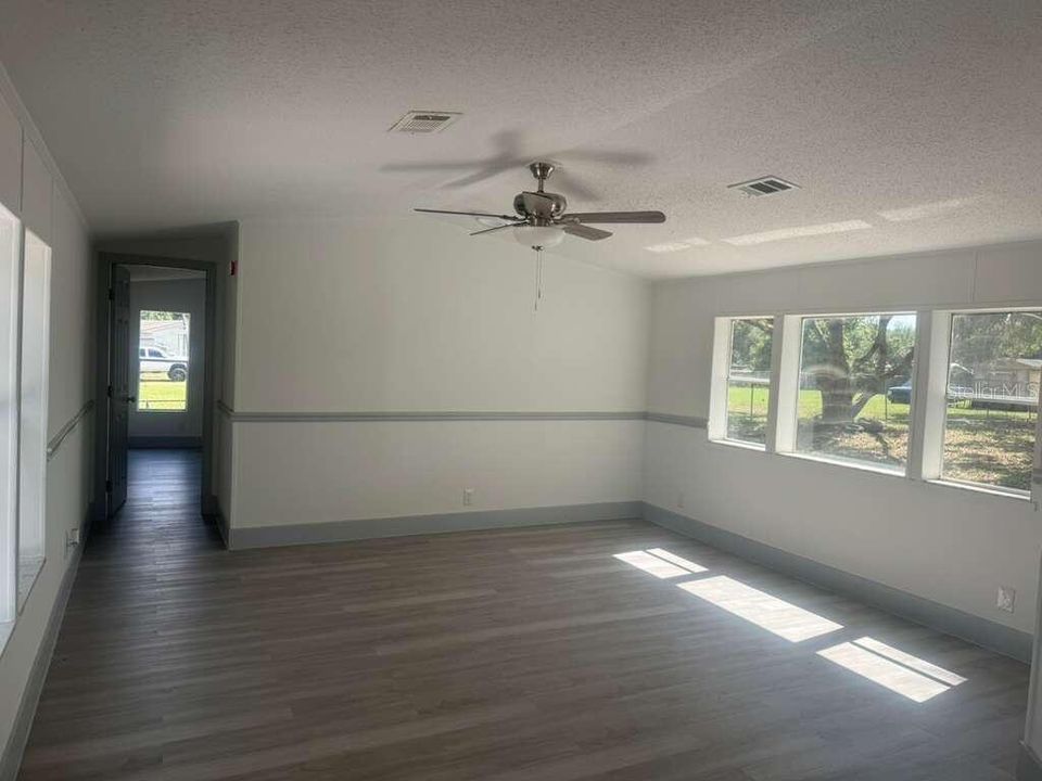For Sale: $199,000 (3 beds, 2 baths, 980 Square Feet)