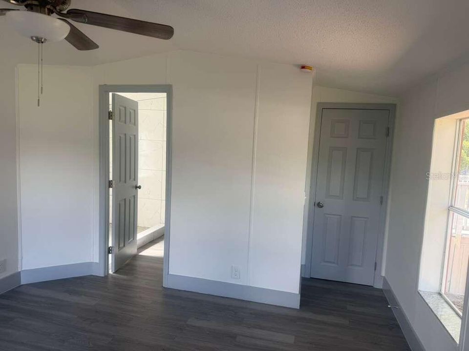 For Sale: $199,000 (3 beds, 2 baths, 980 Square Feet)