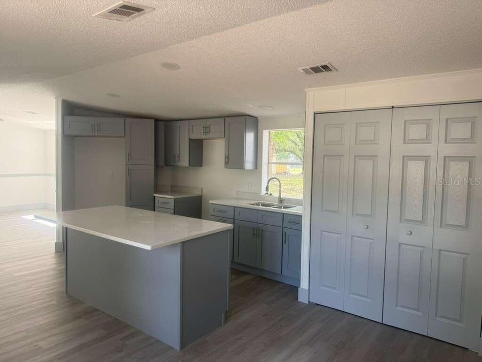 For Sale: $199,000 (3 beds, 2 baths, 980 Square Feet)