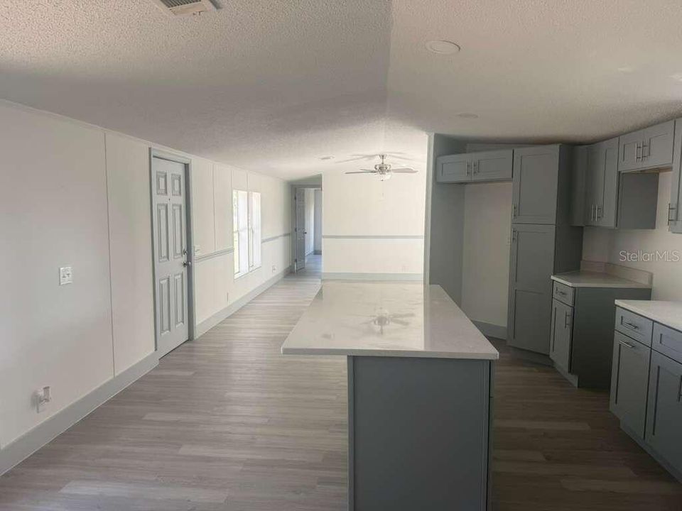 For Sale: $199,000 (3 beds, 2 baths, 980 Square Feet)