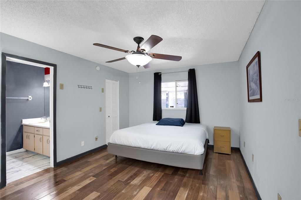 En Venta: $279,900 (3 camas, 2 baños, 2043 Pies cuadrados)
