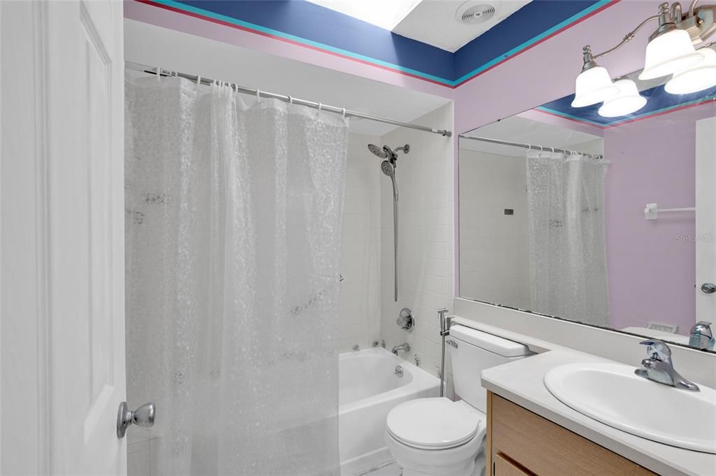 En Venta: $279,900 (3 camas, 2 baños, 2043 Pies cuadrados)