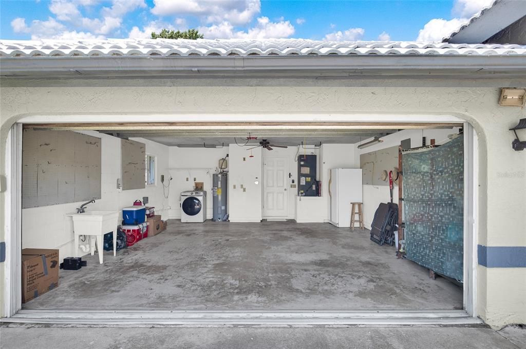 En Venta: $279,900 (3 camas, 2 baños, 2043 Pies cuadrados)