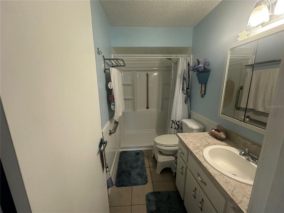 Active With Contract: $160,000 (2 beds, 2 baths, 1144 Square Feet)