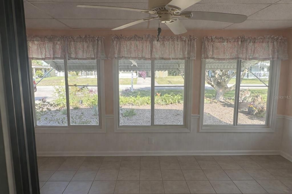 Active With Contract: $160,000 (2 beds, 2 baths, 1144 Square Feet)
