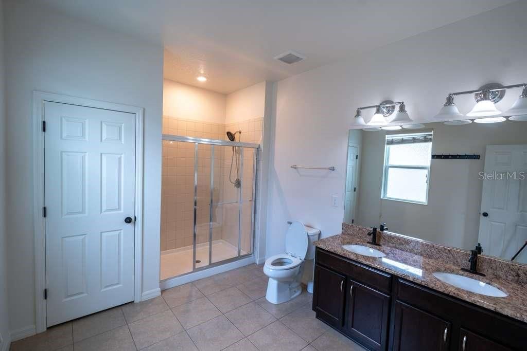 For Sale: $639,900 (4 beds, 3 baths, 2332 Square Feet)