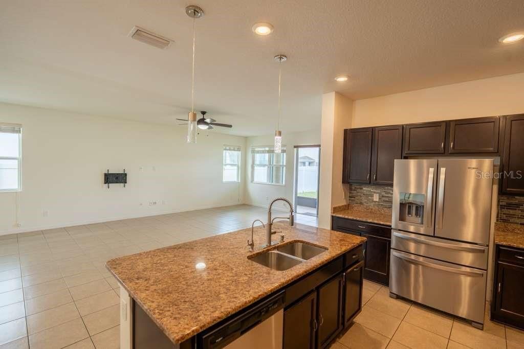 For Sale: $639,900 (4 beds, 3 baths, 2332 Square Feet)