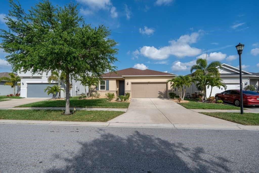 For Sale: $639,900 (4 beds, 3 baths, 2332 Square Feet)
