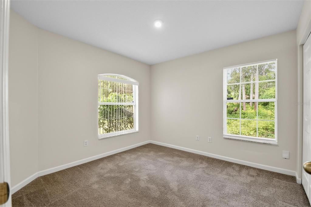 Active With Contract: $1,550 (3 beds, 2 baths, 1250 Square Feet)