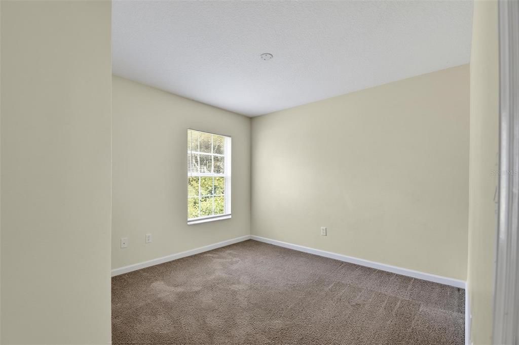 Active With Contract: $1,550 (3 beds, 2 baths, 1250 Square Feet)