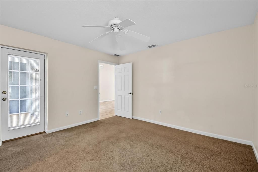Active With Contract: $1,550 (3 beds, 2 baths, 1250 Square Feet)