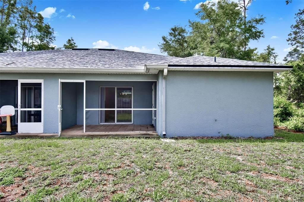Active With Contract: $1,550 (3 beds, 2 baths, 1250 Square Feet)