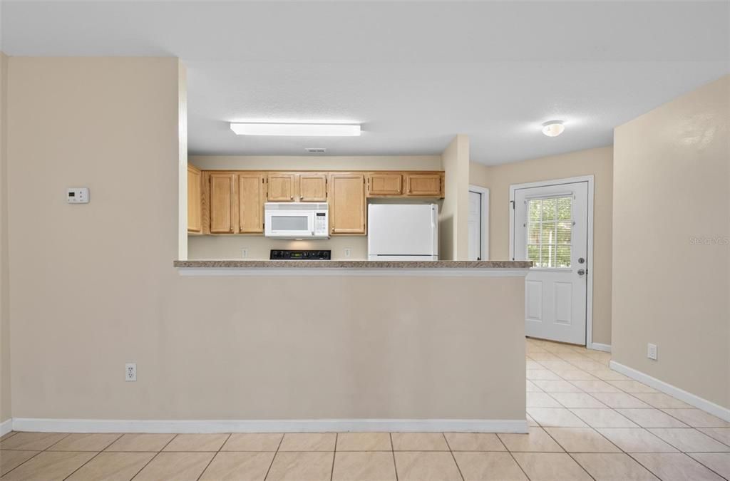 Active With Contract: $1,550 (3 beds, 2 baths, 1250 Square Feet)