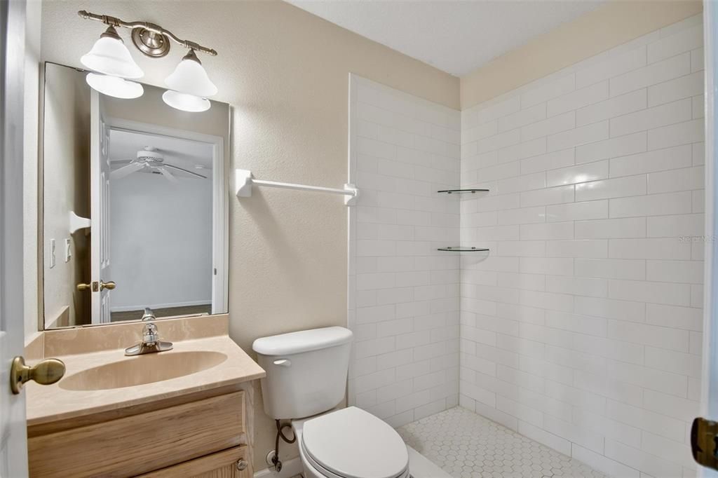 Active With Contract: $1,550 (3 beds, 2 baths, 1250 Square Feet)