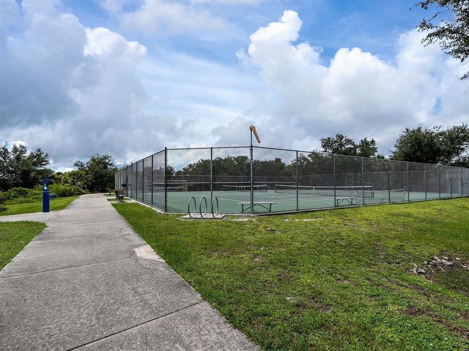 На продажу: $35,000 (0.19 acres)