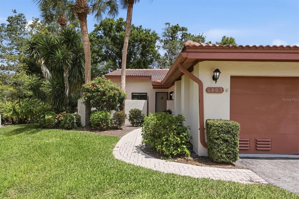 For Sale: $349,999 (3 beds, 2 baths, 1847 Square Feet)