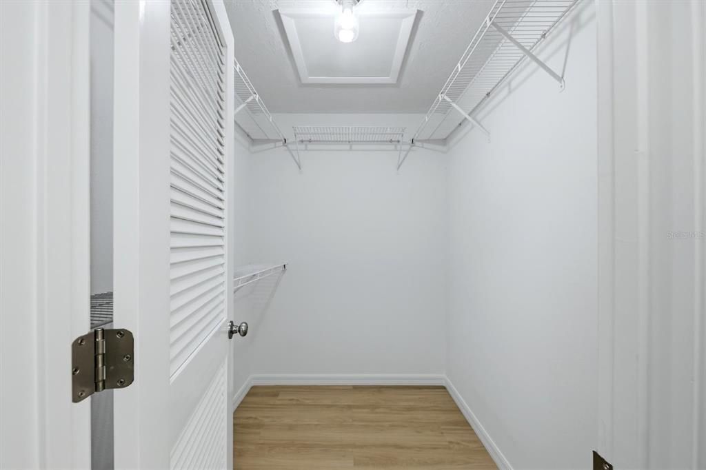 For Sale: $349,999 (3 beds, 2 baths, 1847 Square Feet)