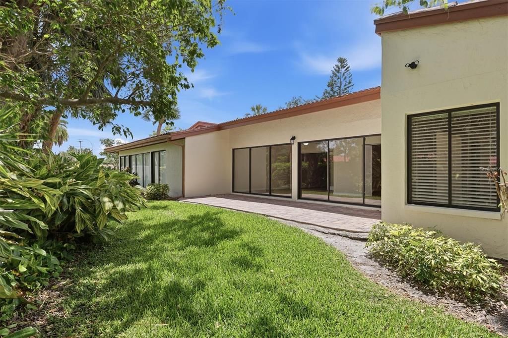 For Sale: $349,999 (3 beds, 2 baths, 1847 Square Feet)