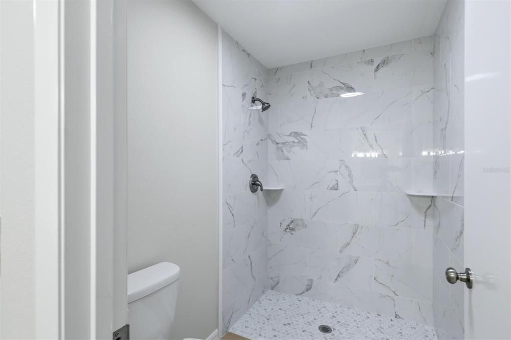 For Sale: $349,999 (3 beds, 2 baths, 1847 Square Feet)