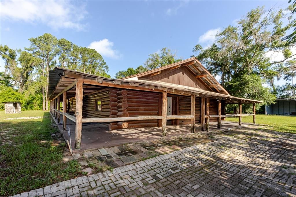 For Sale: $700,000 (3 beds, 2 baths, 2808 Square Feet)