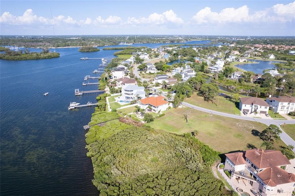 待售: $450,000 (0.58 acres)