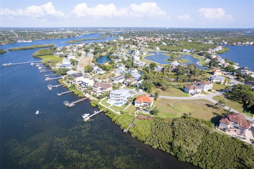 待售: $450,000 (0.58 acres)