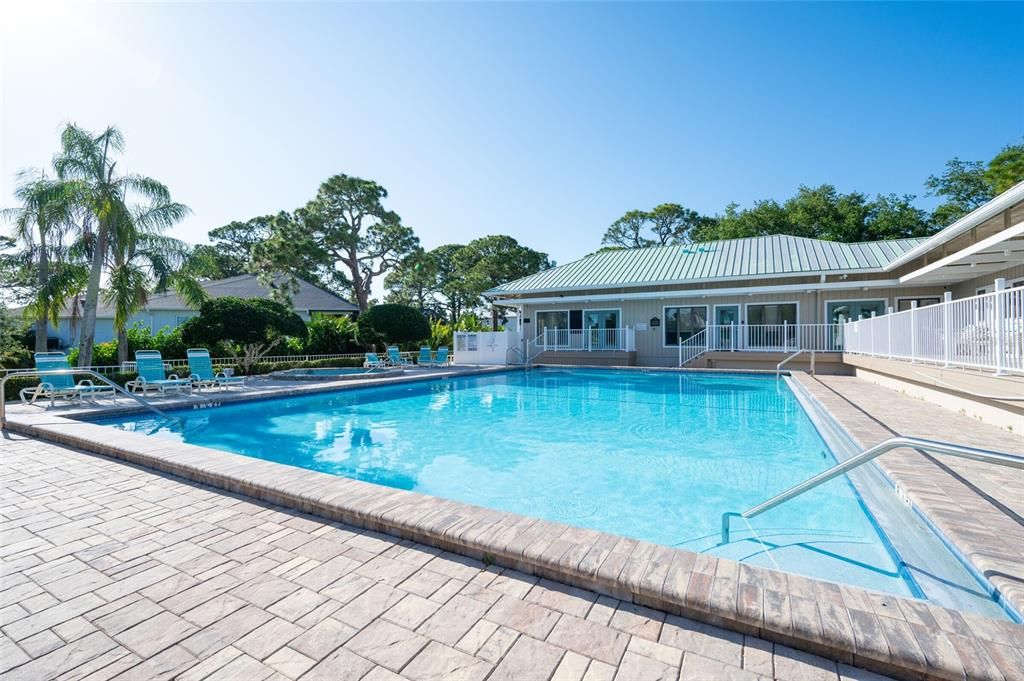 待售: $450,000 (0.58 acres)