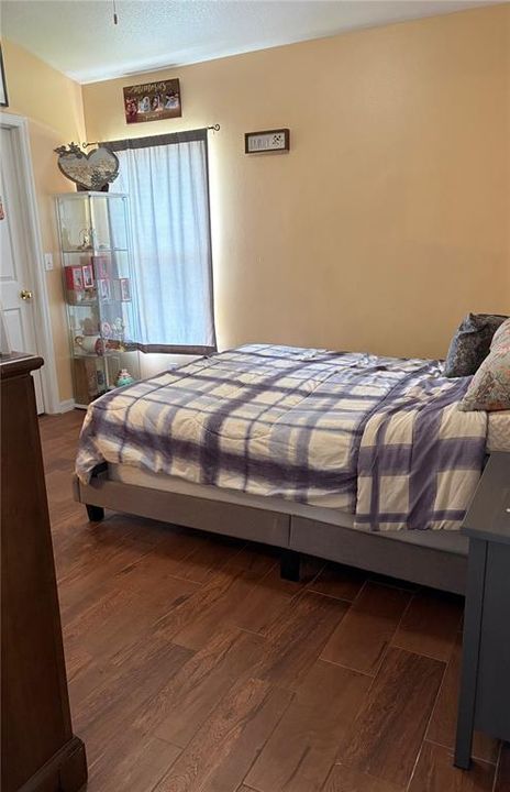 Active With Contract: $549,000 (4 beds, 3 baths, 2600 Square Feet)