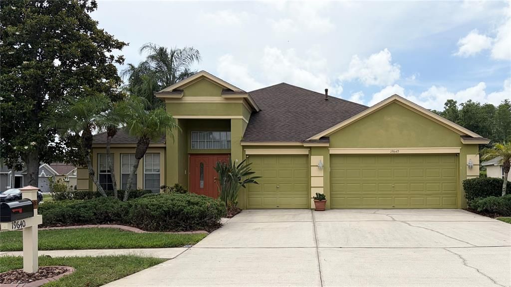 Active With Contract: $549,000 (4 beds, 3 baths, 2600 Square Feet)