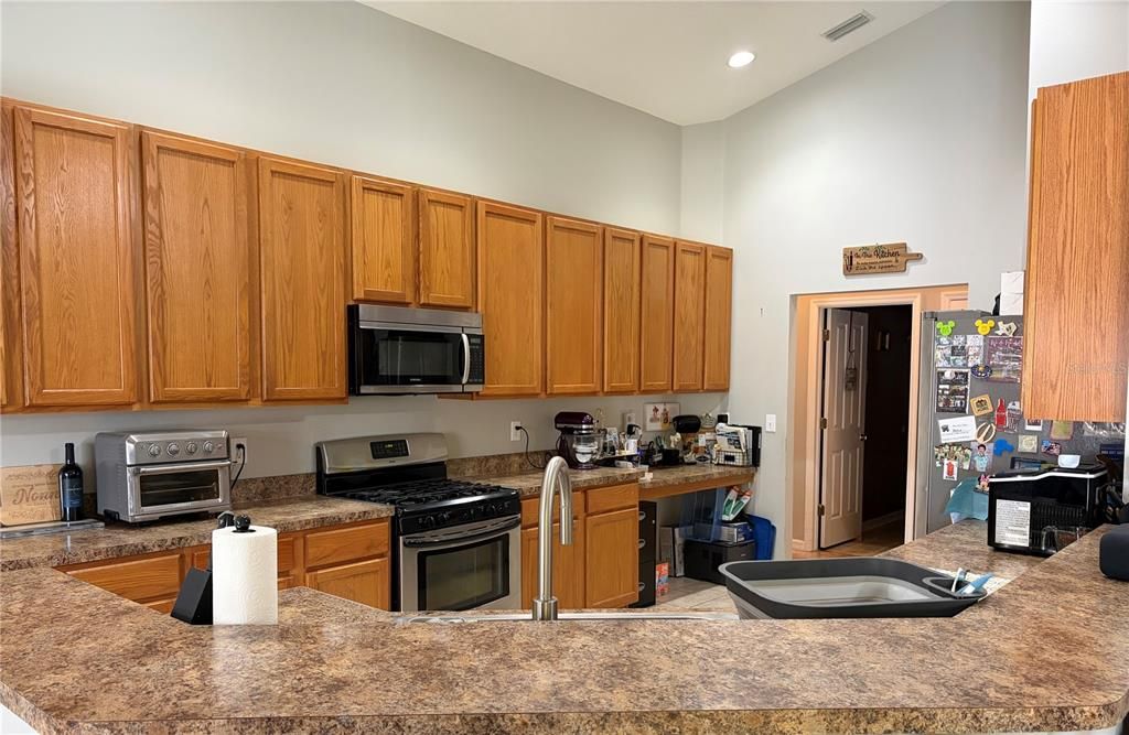 Active With Contract: $549,000 (4 beds, 3 baths, 2600 Square Feet)
