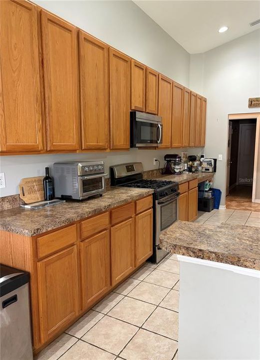 Active With Contract: $549,000 (4 beds, 3 baths, 2600 Square Feet)