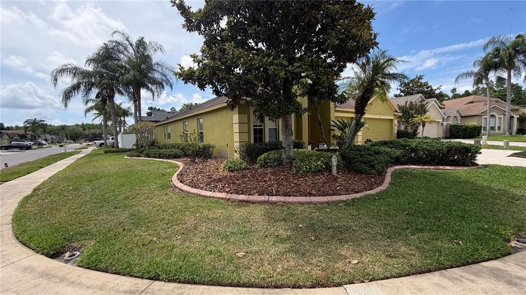 Active With Contract: $549,000 (4 beds, 3 baths, 2600 Square Feet)